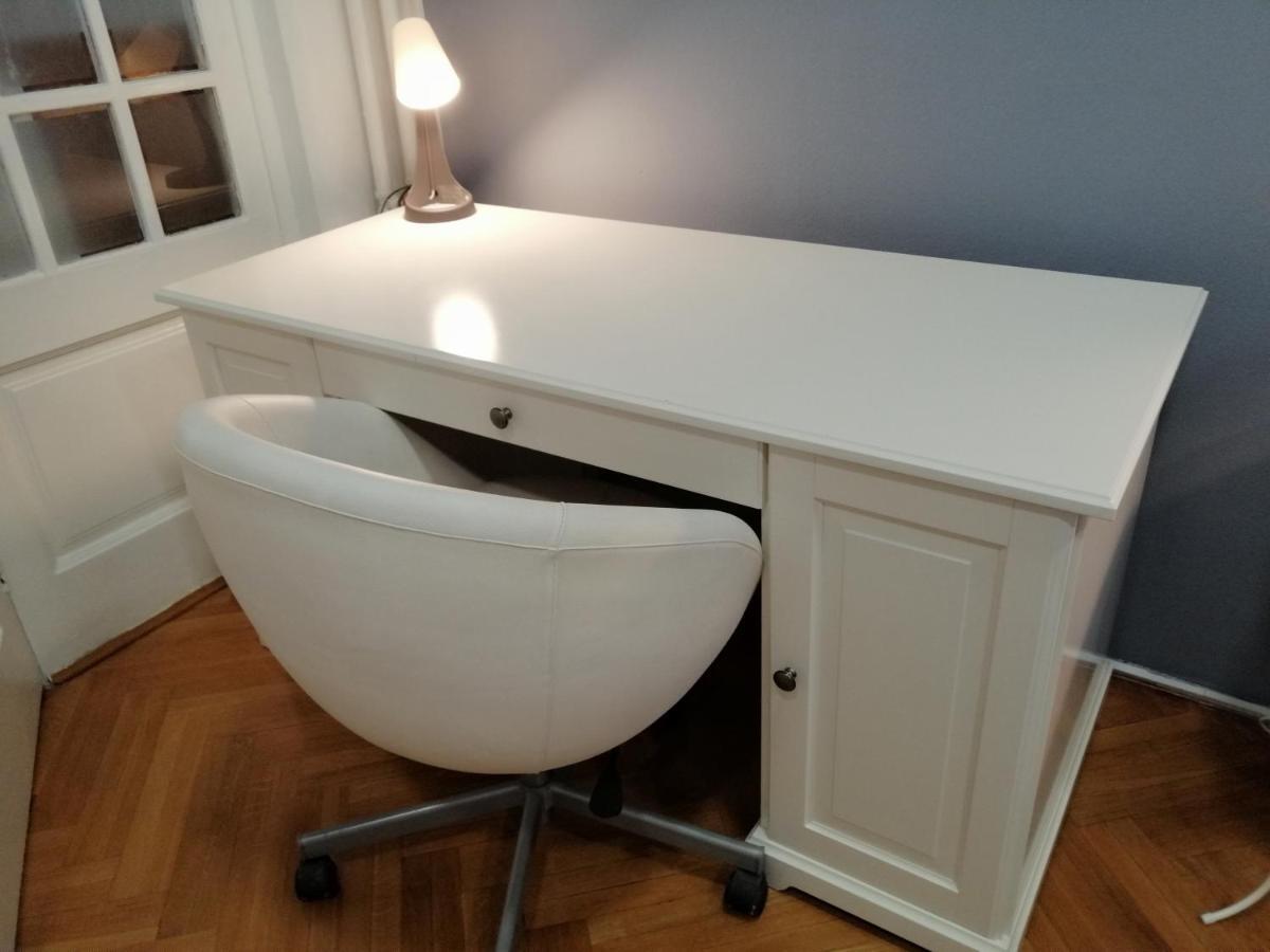 נובי סאד Filinhome Zmaj Jovina Suite מראה חיצוני תמונה